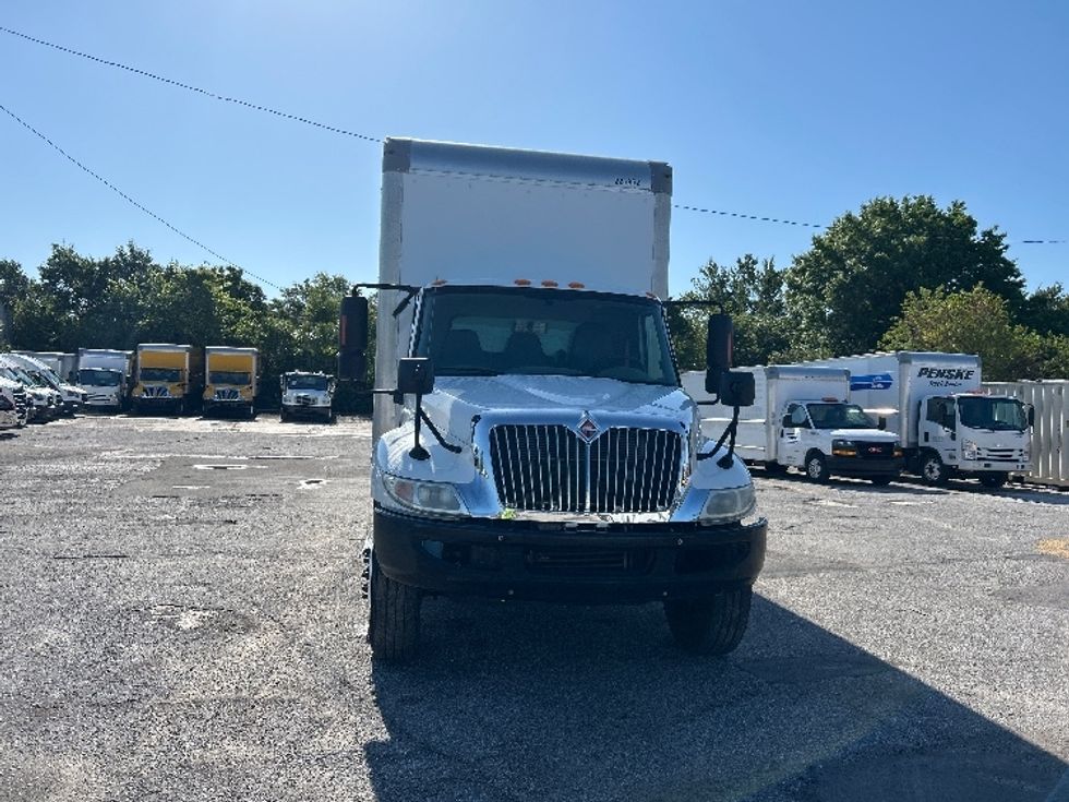 Medium Duty Box Truck-Light and Medium Duty Trucks-International-2019-4300-Tampa-FL-134,393\n\t\tmiles-$ 52,500 - Image 2