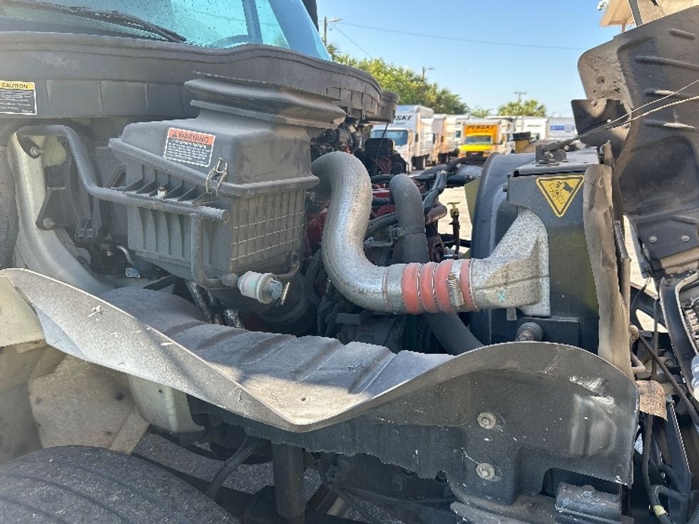 Medium Duty Box Truck-Light and Medium Duty Trucks-International-2019-4300-Tampa-FL-134,393\n\t\tmiles-$ 52,500 - Image 23