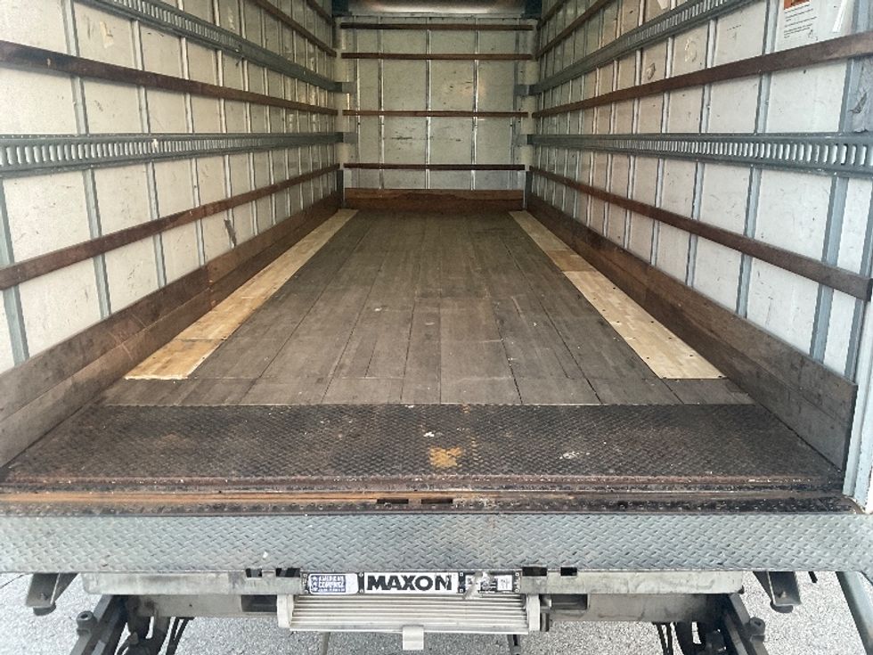 Medium Duty Box Truck-Light and Medium Duty Trucks-International-2019-4300-Tampa-FL-166,568\n\t\tmiles-$ 48,000 - Image 10