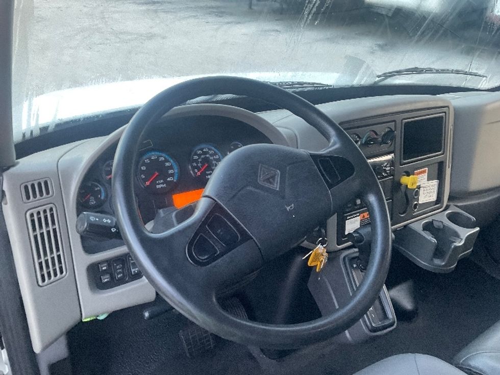 Medium Duty Box Truck-Light and Medium Duty Trucks-International-2019-4300-Tampa-FL-166,568\n\t\tmiles-$ 48,000 - Image 17