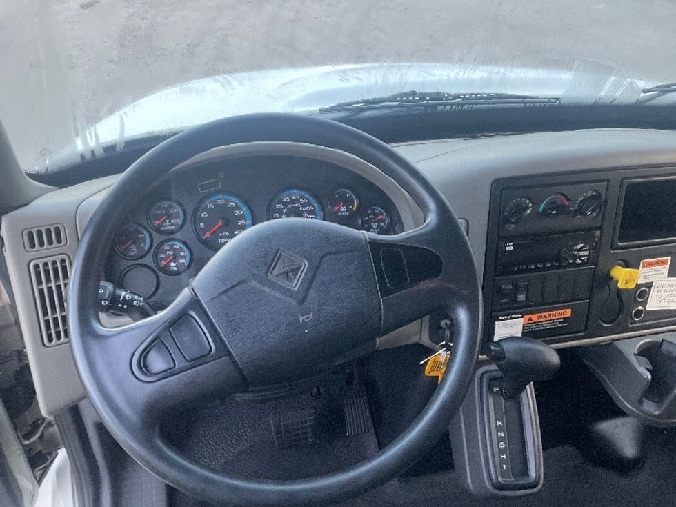 Medium Duty Box Truck-Light and Medium Duty Trucks-International-2019-4300-Tampa-FL-166,568\n\t\tmiles-$ 48,000 - Image 18