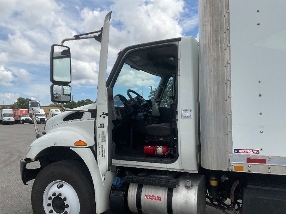 Medium Duty Box Truck-Light and Medium Duty Trucks-International-2019-4300-Tampa-FL-247,057\n\t\tmiles-$ 36,500 - Image 13