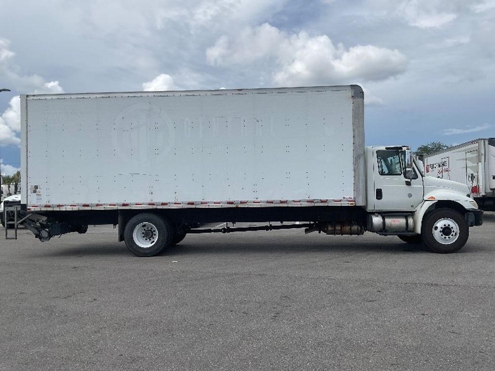 Medium Duty Box Truck-Light and Medium Duty Trucks-International-2019-4300-Tampa-FL-247,057\n\t\tmiles-$ 36,500 - Image 16