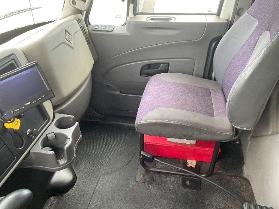 Medium Duty Box Truck-Light and Medium Duty Trucks-International-2019-4300-Tampa-FL-247,057\n\t\tmiles-$ 36,500 - Image 19
