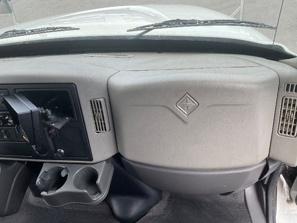 Medium Duty Box Truck-Light and Medium Duty Trucks-International-2019-4300-Tampa-FL-247,057\n\t\tmiles-$ 36,500 - Image 21
