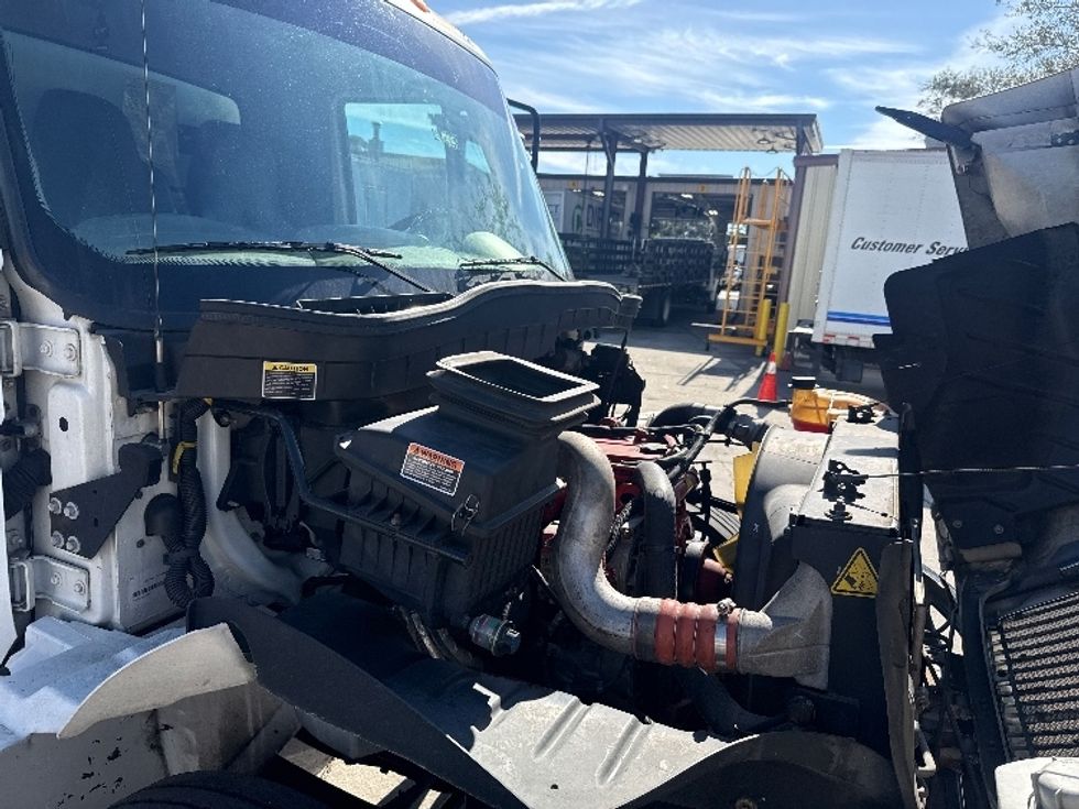 Medium Duty Box Truck-Light and Medium Duty Trucks-International-2019-4300-Tampa-FL-266,779\n\t\tmiles-$ 29,250 - Image 22