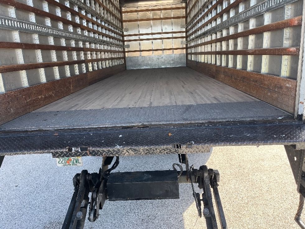 Medium Duty Box Truck-Light and Medium Duty Trucks-International-2019-4300-Tampa-FL-97,791\n\t\tmiles-$ 54,750 - Image 10