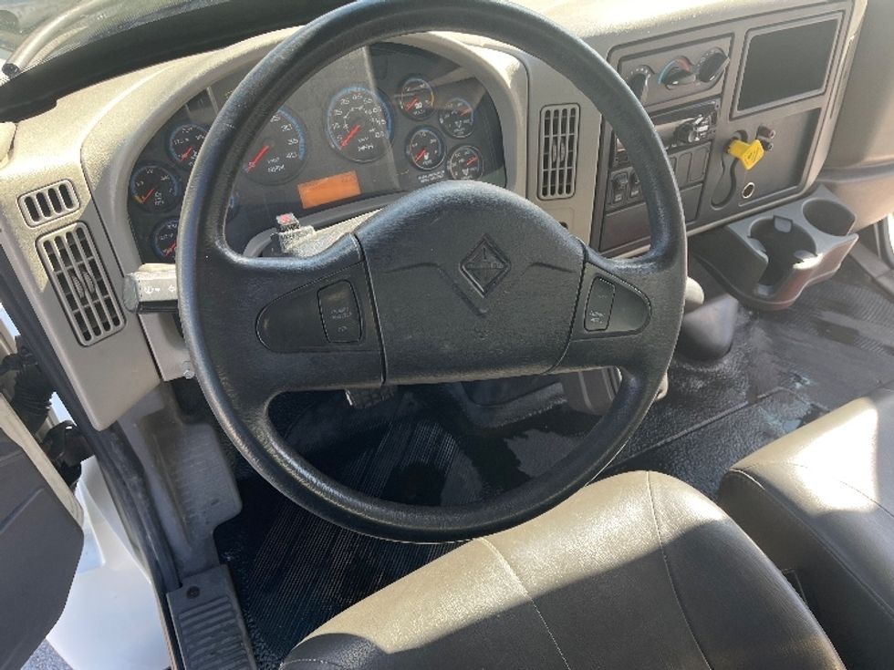 Medium Duty Box Truck-Light and Medium Duty Trucks-International-2019-4300-Tampa-FL-97,791\n\t\tmiles-$ 54,750 - Image 14