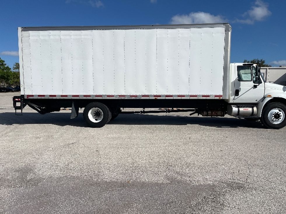 Medium Duty Box Truck-Light and Medium Duty Trucks-International-2019-4300-Tampa-FL-97,791\n\t\tmiles-$ 54,750 - Image 16