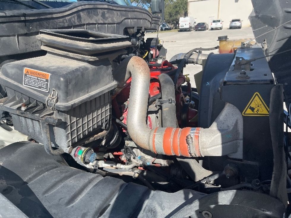 Medium Duty Box Truck-Light and Medium Duty Trucks-International-2019-4300-Tampa-FL-97,791\n\t\tmiles-$ 54,750 - Image 22