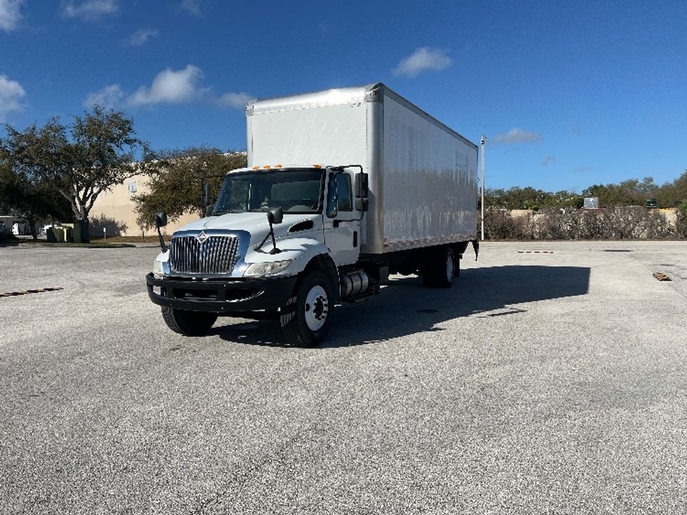 Medium Duty Box Truck-Light and Medium Duty Trucks-International-2019-4300-Tampa-FL-97,791\n\t\tmiles-$ 54,750 - Image 3