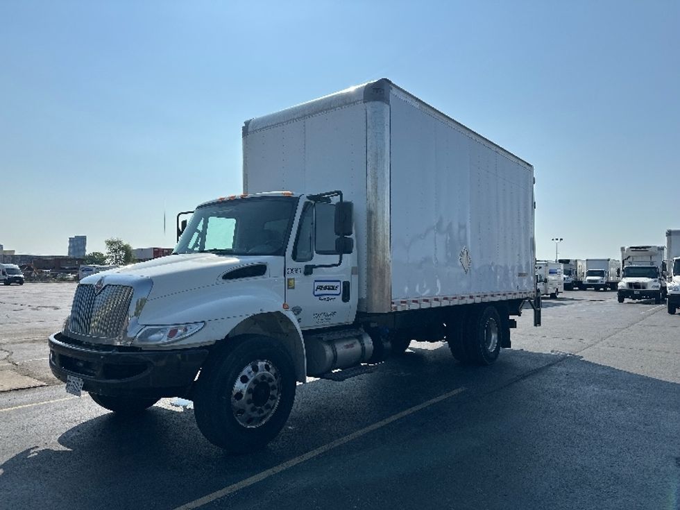 Medium Duty Box Truck-Light and Medium Duty Trucks-International-2019-4300-Toronto-ON-149,815\n\t\tkm-$ 65,500 - Image 1