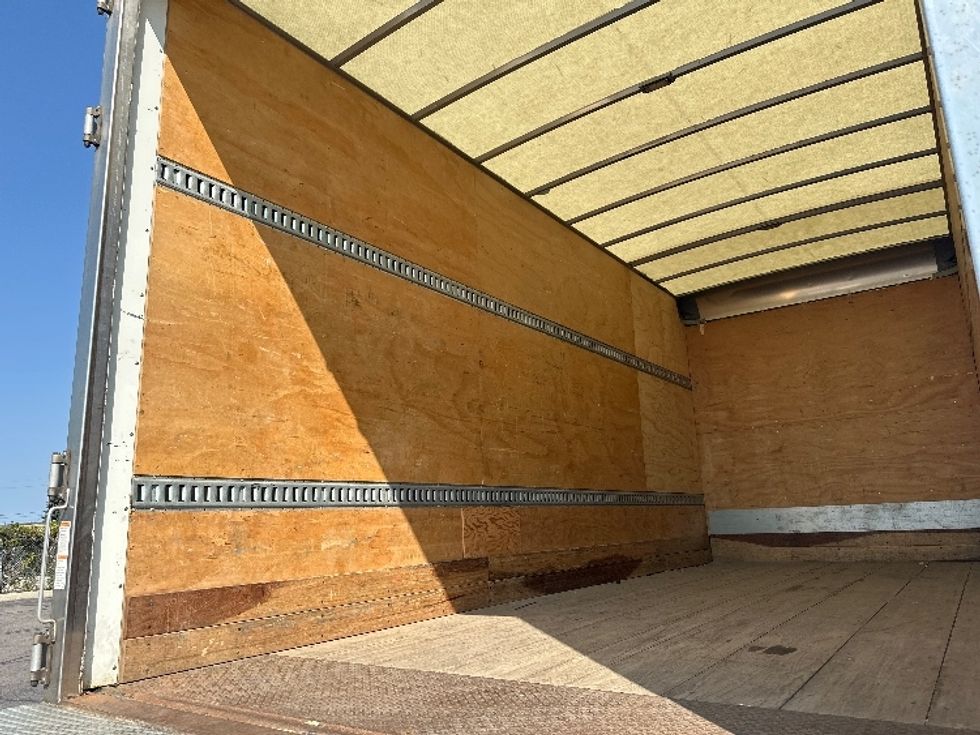 Medium Duty Box Truck-Light and Medium Duty Trucks-International-2019-4300-Toronto-ON-149,815\n\t\tkm-$ 65,500 - Image 11