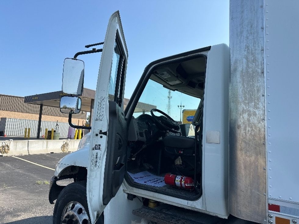 Medium Duty Box Truck-Light and Medium Duty Trucks-International-2019-4300-Toronto-ON-149,815\n\t\tkm-$ 65,500 - Image 16