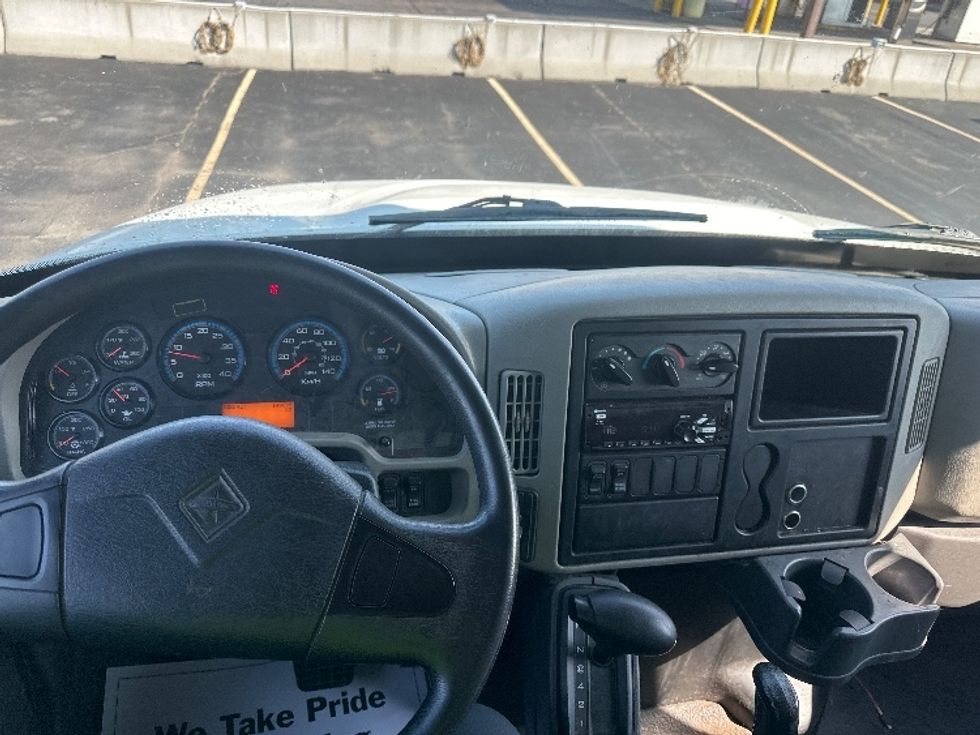 Medium Duty Box Truck-Light and Medium Duty Trucks-International-2019-4300-Toronto-ON-149,815\n\t\tkm-$ 65,500 - Image 17