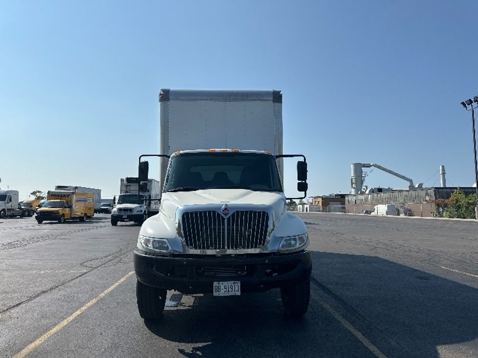Medium Duty Box Truck-Light and Medium Duty Trucks-International-2019-4300-Toronto-ON-149,815\n\t\tkm-$ 65,500 - Image 2