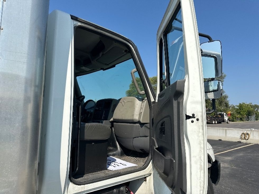 Medium Duty Box Truck-Light and Medium Duty Trucks-International-2019-4300-Toronto-ON-149,815\n\t\tkm-$ 65,500 - Image 20