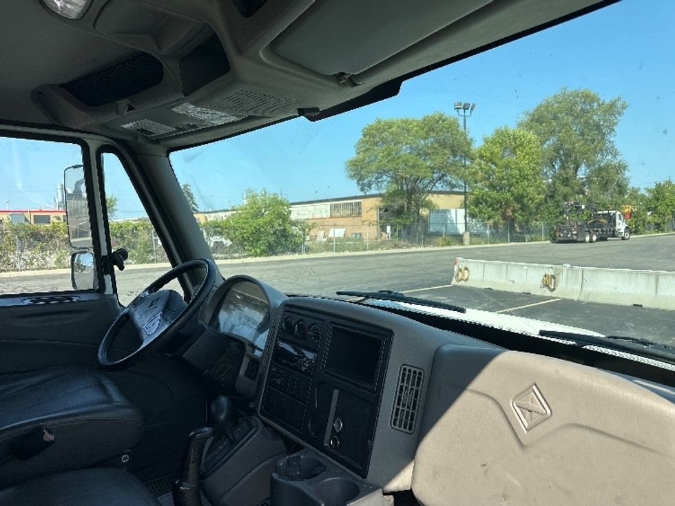 Medium Duty Box Truck-Light and Medium Duty Trucks-International-2019-4300-Toronto-ON-149,815\n\t\tkm-$ 65,500 - Image 22