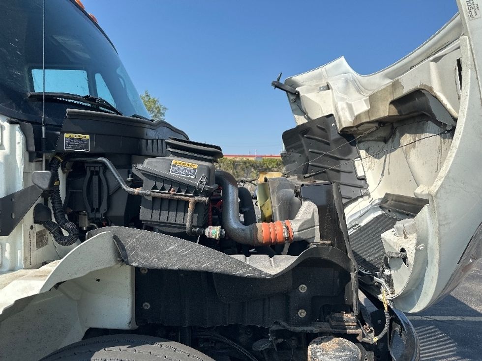 Medium Duty Box Truck-Light and Medium Duty Trucks-International-2019-4300-Toronto-ON-149,815\n\t\tkm-$ 65,500 - Image 23