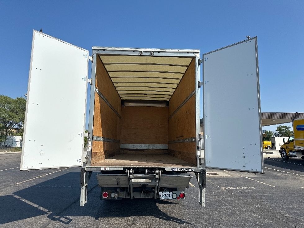 Medium Duty Box Truck-Light and Medium Duty Trucks-International-2019-4300-Toronto-ON-149,815\n\t\tkm-$ 65,500 - Image 8