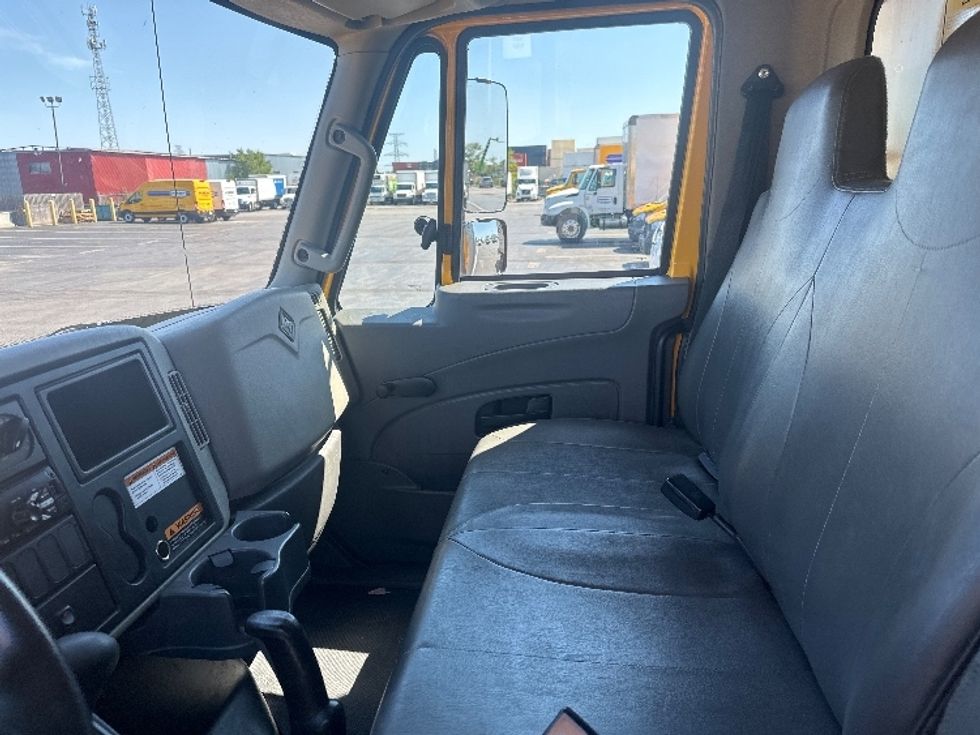 Medium Duty Box Truck-Light and Medium Duty Trucks-International-2019-4300-Toronto-ON-236,273\n\t\tkm-$ 60,000 - Image 19