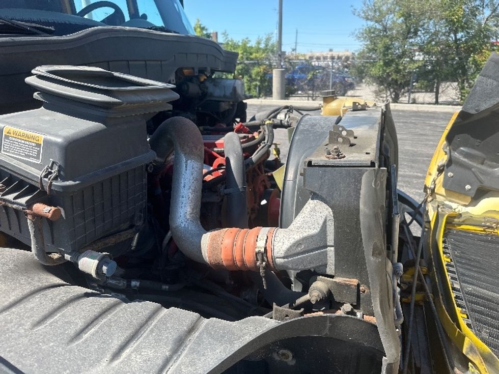 Medium Duty Box Truck-Light and Medium Duty Trucks-International-2019-4300-Toronto-ON-236,273\n\t\tkm-$ 60,000 - Image 23