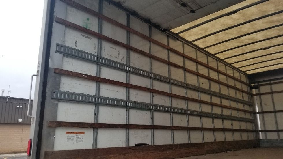 Medium Duty Box Truck-Light and Medium Duty Trucks-International-2019-4300-Toronto-ON-256,240\n\t\tkm-$ 59,750 - Image 11