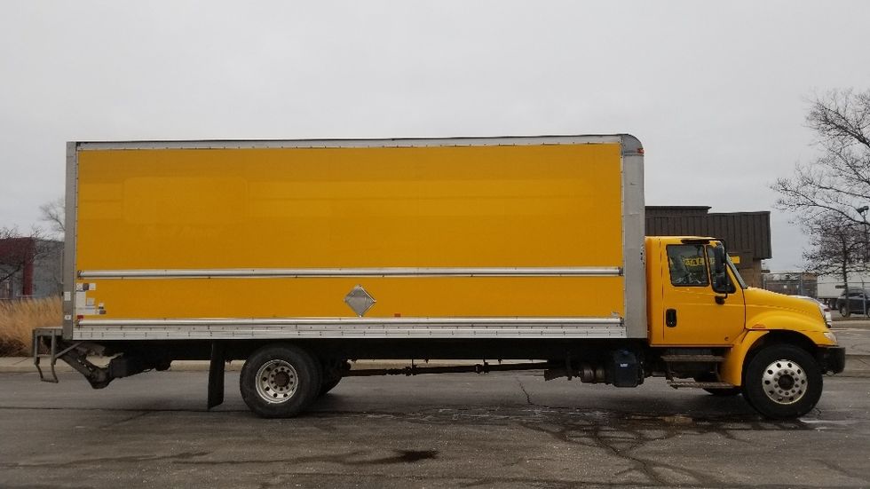 Medium Duty Box Truck-Light and Medium Duty Trucks-International-2019-4300-Toronto-ON-256,240\n\t\tkm-$ 59,750 - Image 15