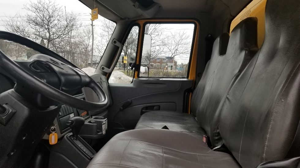Medium Duty Box Truck-Light and Medium Duty Trucks-International-2019-4300-Toronto-ON-256,240\n\t\tkm-$ 59,750 - Image 19