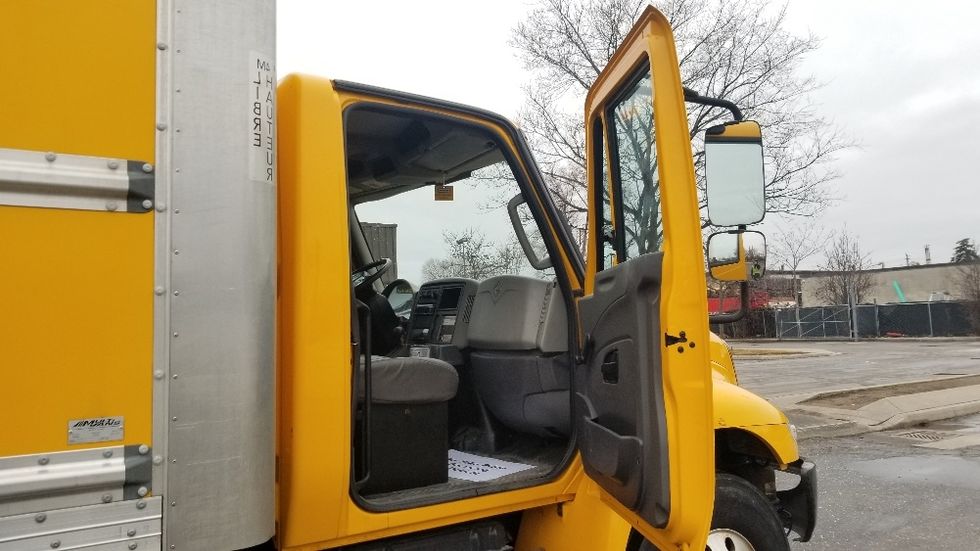 Medium Duty Box Truck-Light and Medium Duty Trucks-International-2019-4300-Toronto-ON-256,240\n\t\tkm-$ 59,750 - Image 20
