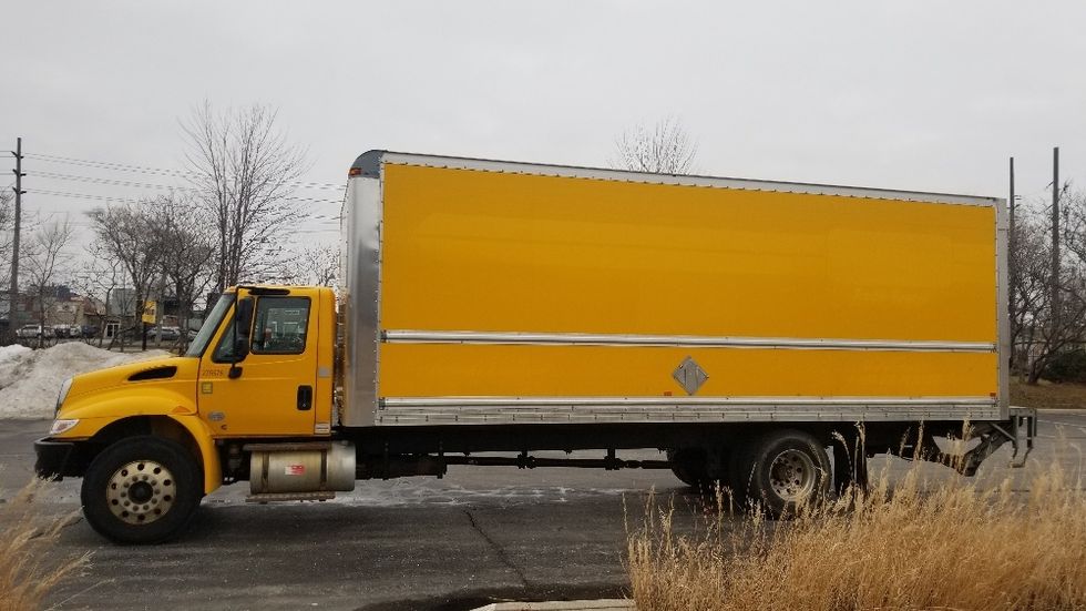 Medium Duty Box Truck-Light and Medium Duty Trucks-International-2019-4300-Toronto-ON-256,240\n\t\tkm-$ 59,750 - Image 4