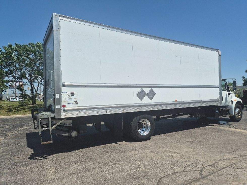 Medium Duty Box Truck-Light and Medium Duty Trucks-International-2019-4300-Toronto-ON-294,284\n\t\tkm-$ 45,750 - Image 13