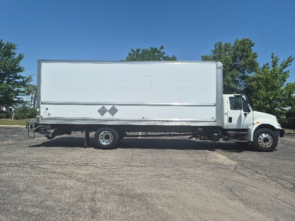 Medium Duty Box Truck-Light and Medium Duty Trucks-International-2019-4300-Toronto-ON-294,284\n\t\tkm-$ 45,750 - Image 15