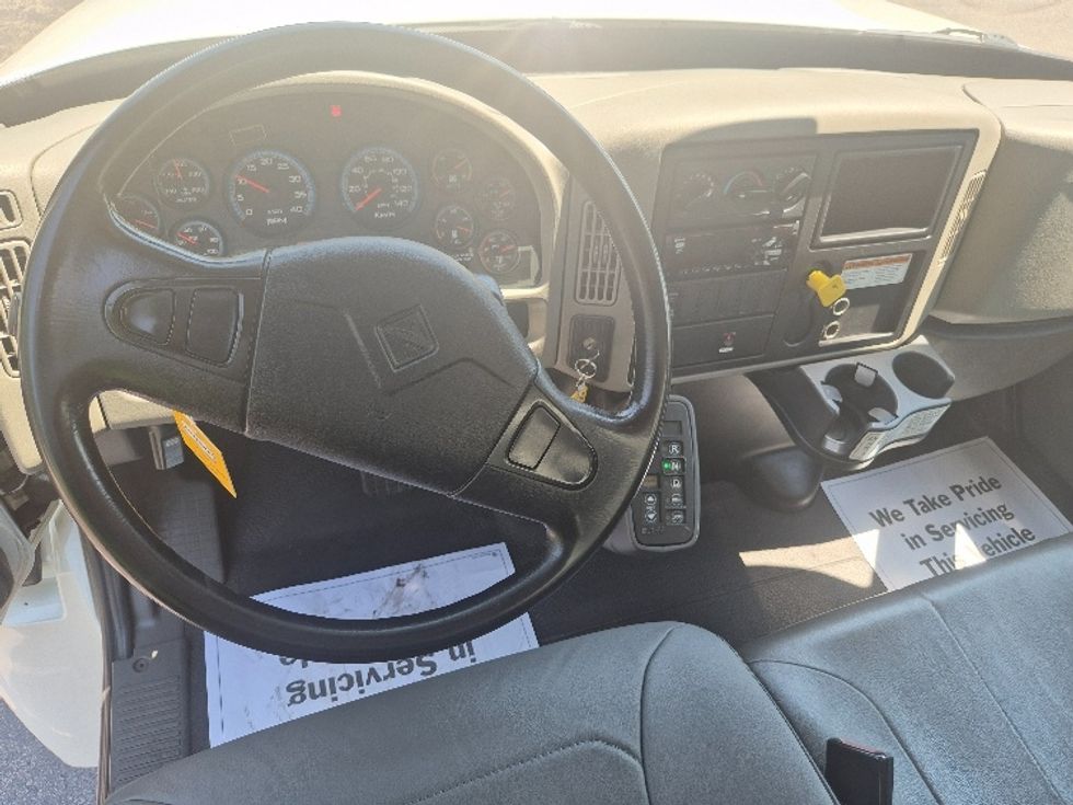 Medium Duty Box Truck-Light and Medium Duty Trucks-International-2019-4300-Toronto-ON-294,284\n\t\tkm-$ 45,750 - Image 18