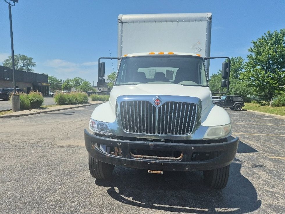Medium Duty Box Truck-Light and Medium Duty Trucks-International-2019-4300-Toronto-ON-294,284\n\t\tkm-$ 45,750 - Image 2