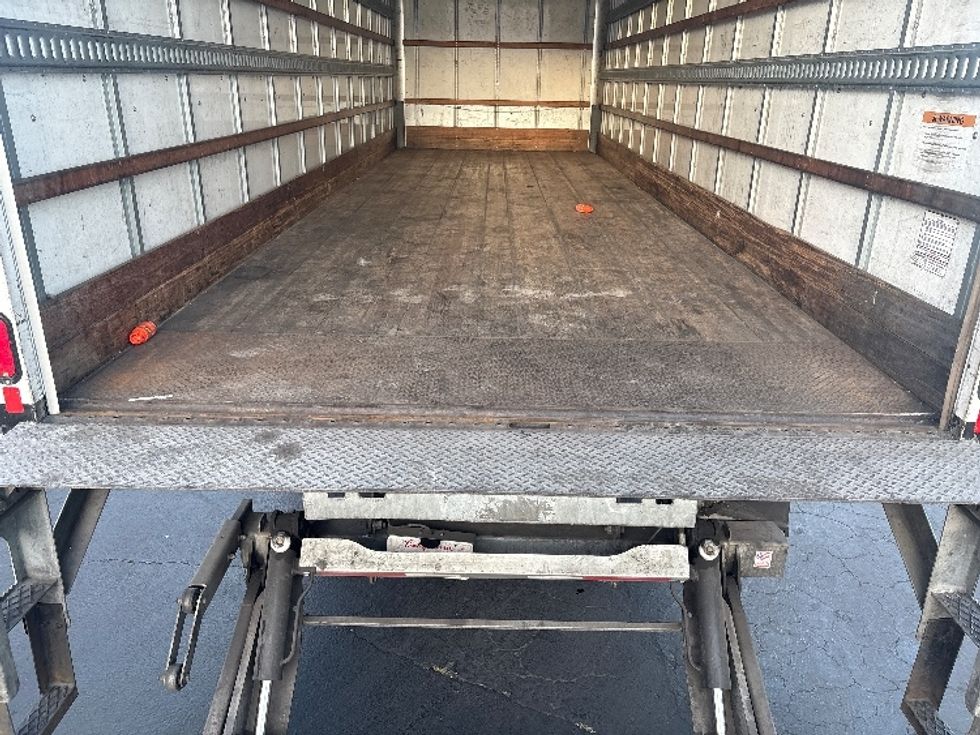 Medium Duty Box Truck-Light and Medium Duty Trucks-International-2019-4300-Torrance-CA-116,772\n\t\tmiles-$ 55,500 - Image 10
