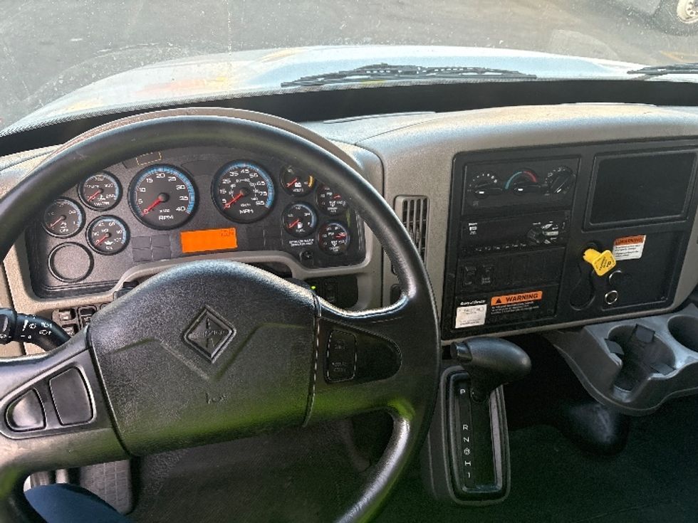 Medium Duty Box Truck-Light and Medium Duty Trucks-International-2019-4300-Torrance-CA-116,772\n\t\tmiles-$ 55,500 - Image 18