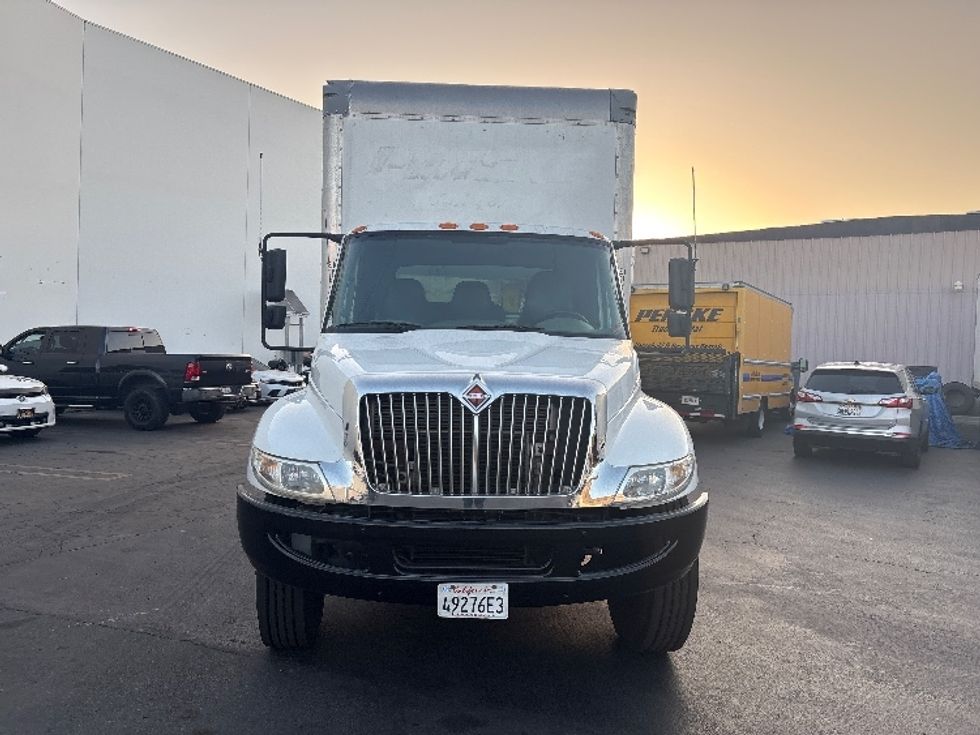 Medium Duty Box Truck-Light and Medium Duty Trucks-International-2019-4300-Torrance-CA-116,772\n\t\tmiles-$ 55,500 - Image 2