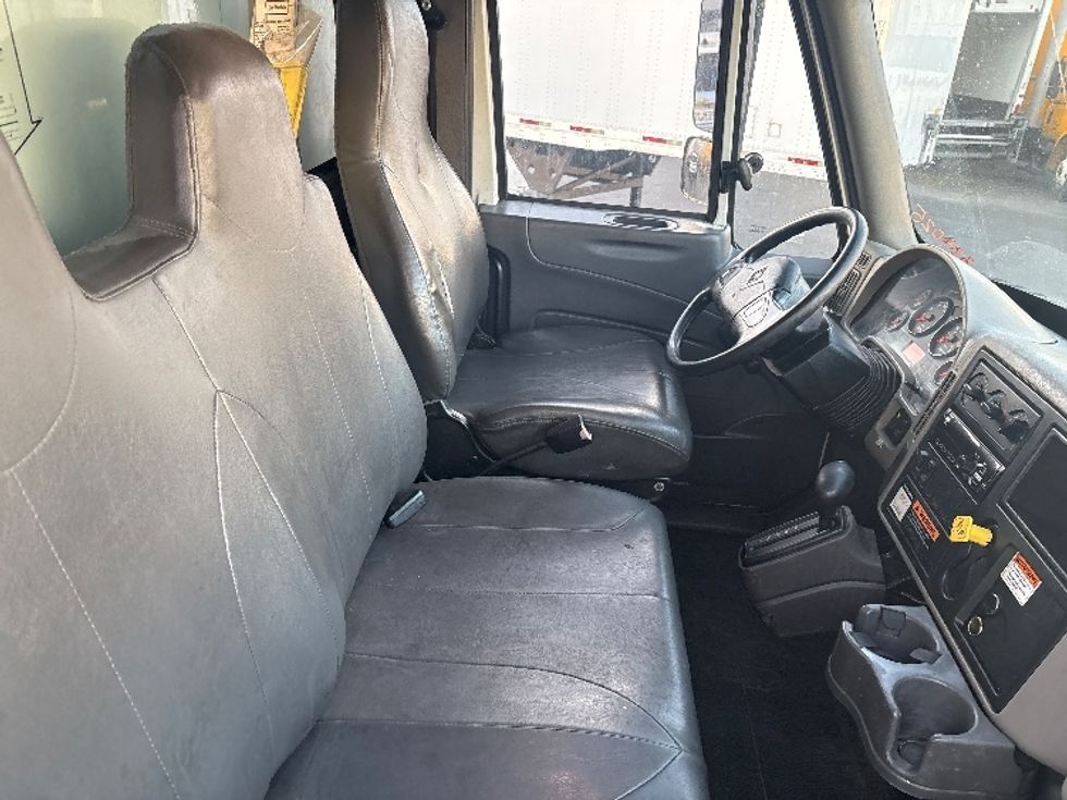 Medium Duty Box Truck-Light and Medium Duty Trucks-International-2019-4300-Torrance-CA-116,772\n\t\tmiles-$ 55,500 - Image 22