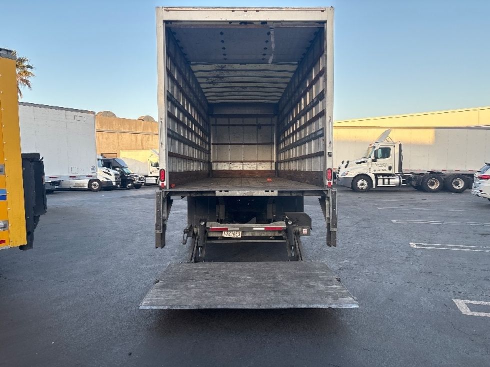 Medium Duty Box Truck-Light and Medium Duty Trucks-International-2019-4300-Torrance-CA-116,772\n\t\tmiles-$ 55,500 - Image 9