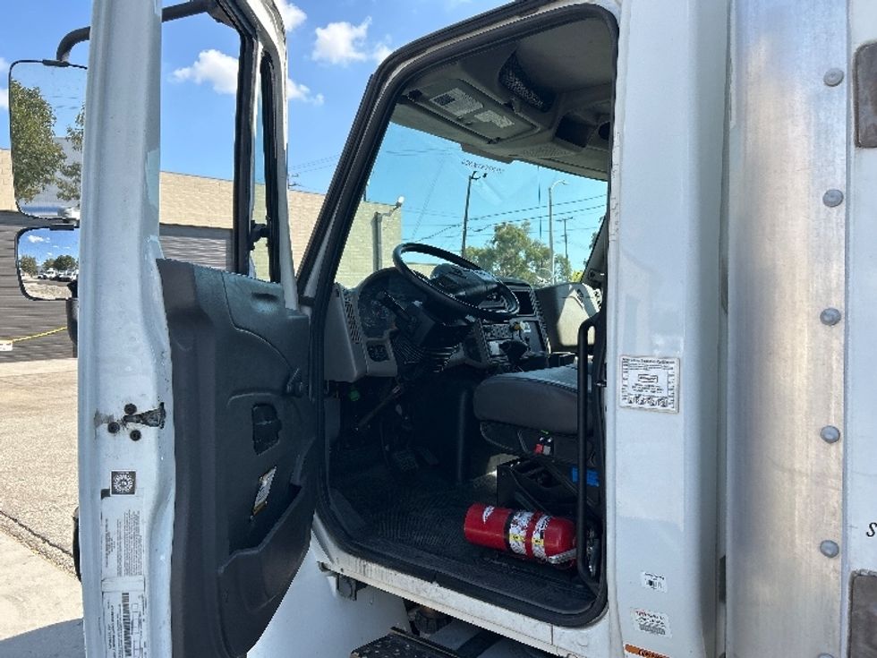 Medium Duty Box Truck-Light and Medium Duty Trucks-International-2019-4300-Torrance-CA-138,349\n\t\tmiles-$ 50,000 - Image 16