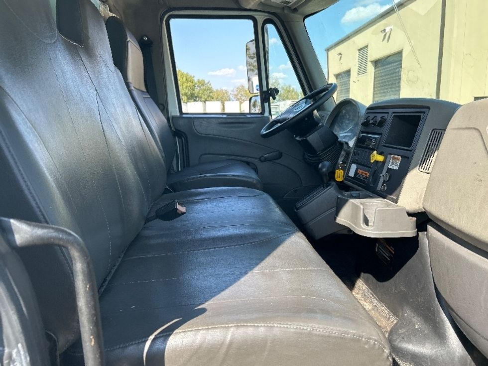 Medium Duty Box Truck-Light and Medium Duty Trucks-International-2019-4300-Torrance-CA-138,349\n\t\tmiles-$ 50,000 - Image 22