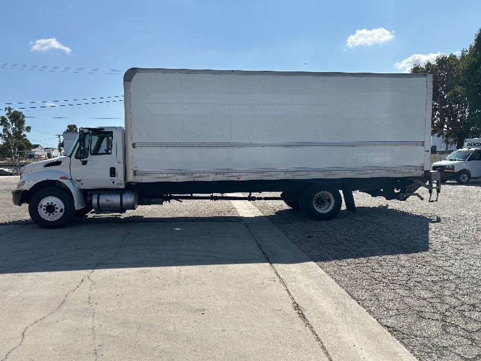 Medium Duty Box Truck-Light and Medium Duty Trucks-International-2019-4300-Torrance-CA-138,349\n\t\tmiles-$ 50,000 - Image 4