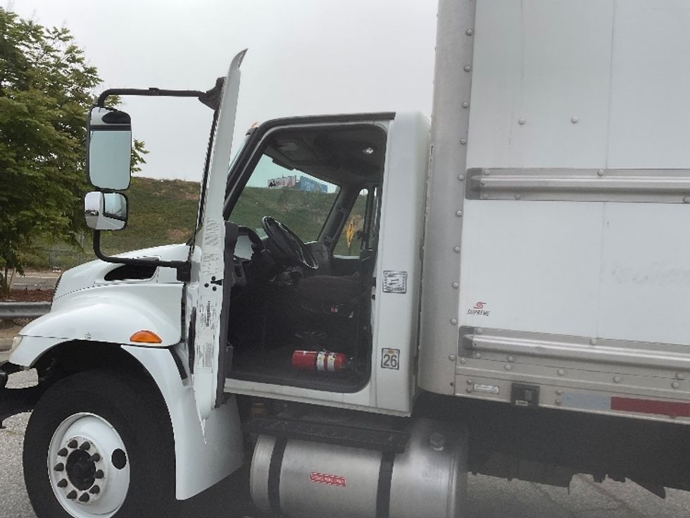 Medium Duty Box Truck-Light and Medium Duty Trucks-International-2019-4300-Torrance-CA-236,181\n\t\tmiles-$ 34,750 - Image 16