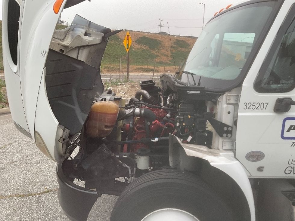 Medium Duty Box Truck-Light and Medium Duty Trucks-International-2019-4300-Torrance-CA-236,181\n\t\tmiles-$ 34,750 - Image 24