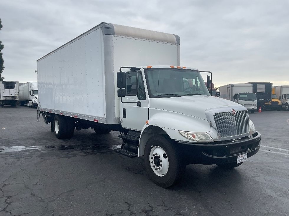 Medium Duty Box Truck-Light and Medium Duty Trucks-International-2019-4300-Torrance-CA-30,000\n\t\tmiles-$ 57,250 - Image 1