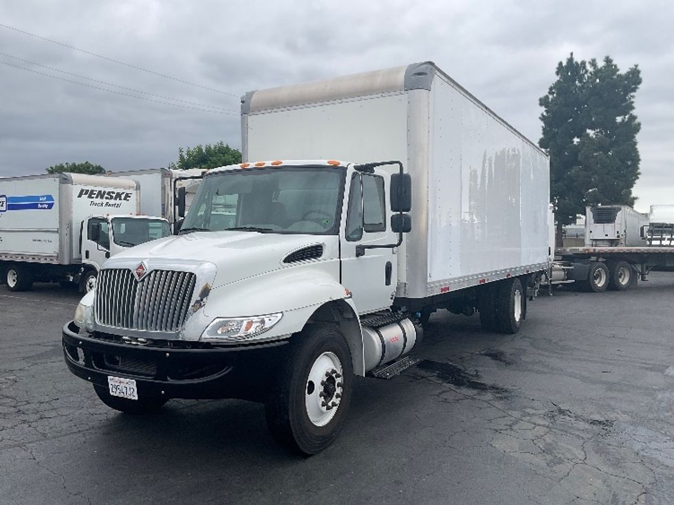 Medium Duty Box Truck-Light and Medium Duty Trucks-International-2019-4300-Torrance-CA-30,000\n\t\tmiles-$ 57,250 - Image 3