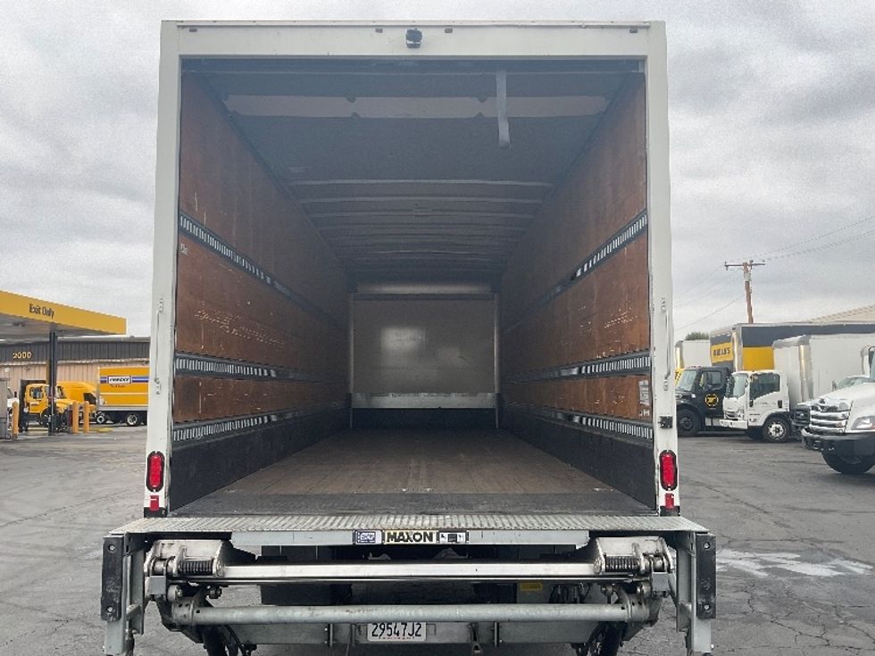 Medium Duty Box Truck-Light and Medium Duty Trucks-International-2019-4300-Torrance-CA-30,000\n\t\tmiles-$ 57,250 - Image 8