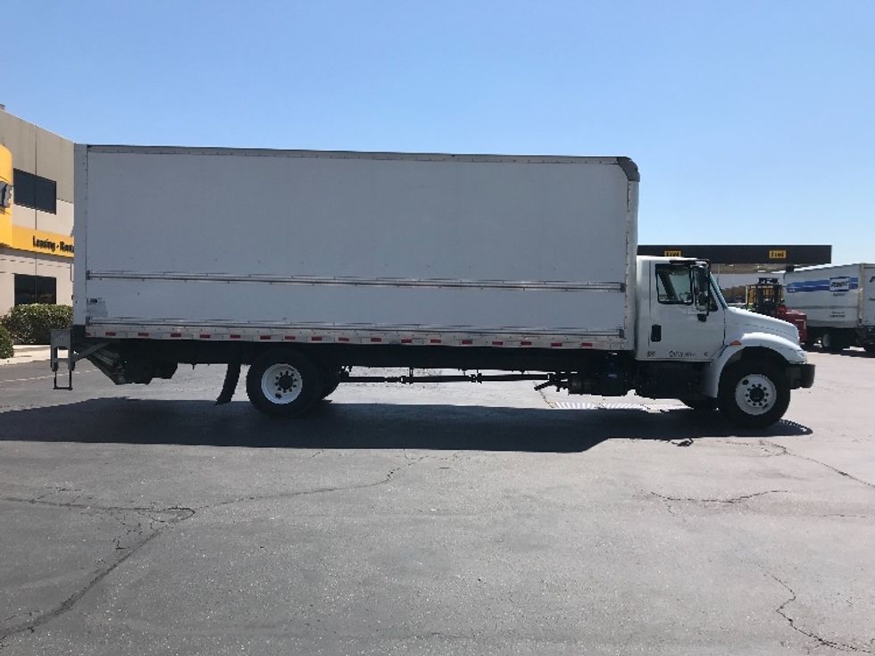 Medium Duty Box Truck-Light and Medium Duty Trucks-International-2019-4300-Torrance-CA-72,237\n\t\tmiles-$ 56,250 - Image 15