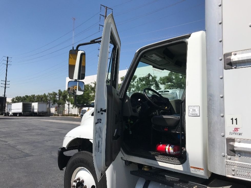 Medium Duty Box Truck-Light and Medium Duty Trucks-International-2019-4300-Torrance-CA-72,237\n\t\tmiles-$ 56,250 - Image 16
